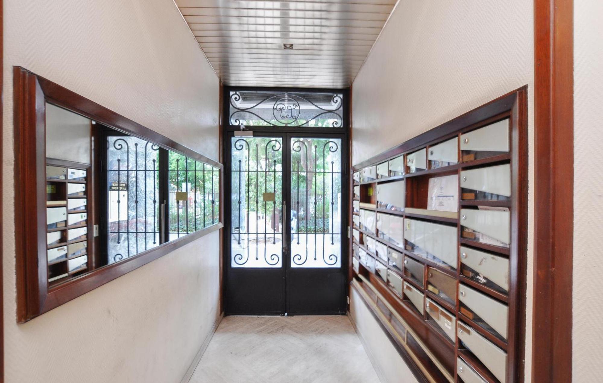 Amazing In With Kitchen Appartement *